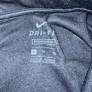 Nike Element
Men's Dri-FIT 1/2-Zip Running Top